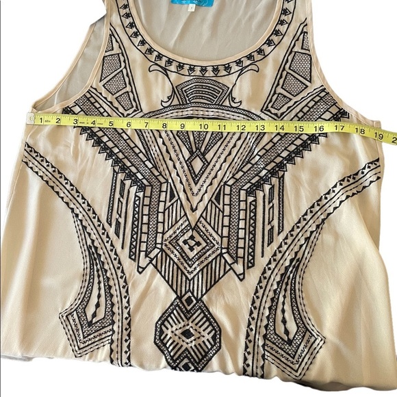 Buttons Black and Tan sleeveless embroidered mesh tanks size large - Picture 6 of 8
